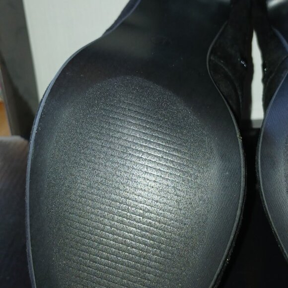 New in the box, Black Suede Journee Collection Leona Ankle Bootie - Picture 4 of 12